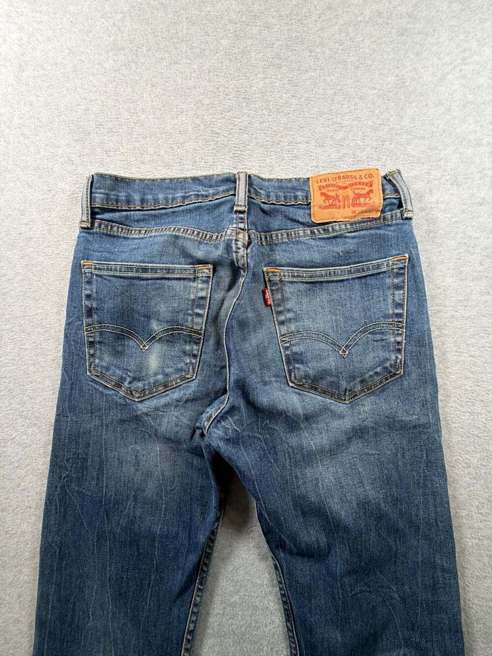 Levi's 514 Straight Leg Medium Wash Denim Jeans - Picture 9 of 11